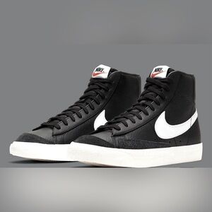 Nike blazer mid ‘77 vintage black size 11.5